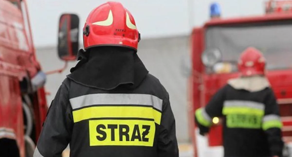 Pożary straż pożarna, Czarna plama powierzchni Kanału Królewskiego - zdjęcie, fotografia