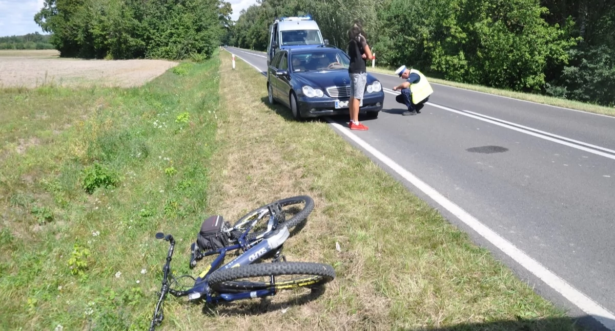 Komunikat Policji, Pięć zdarzeń udziałem pieszych rowerzystów weekend - zdjęcie, fotografia