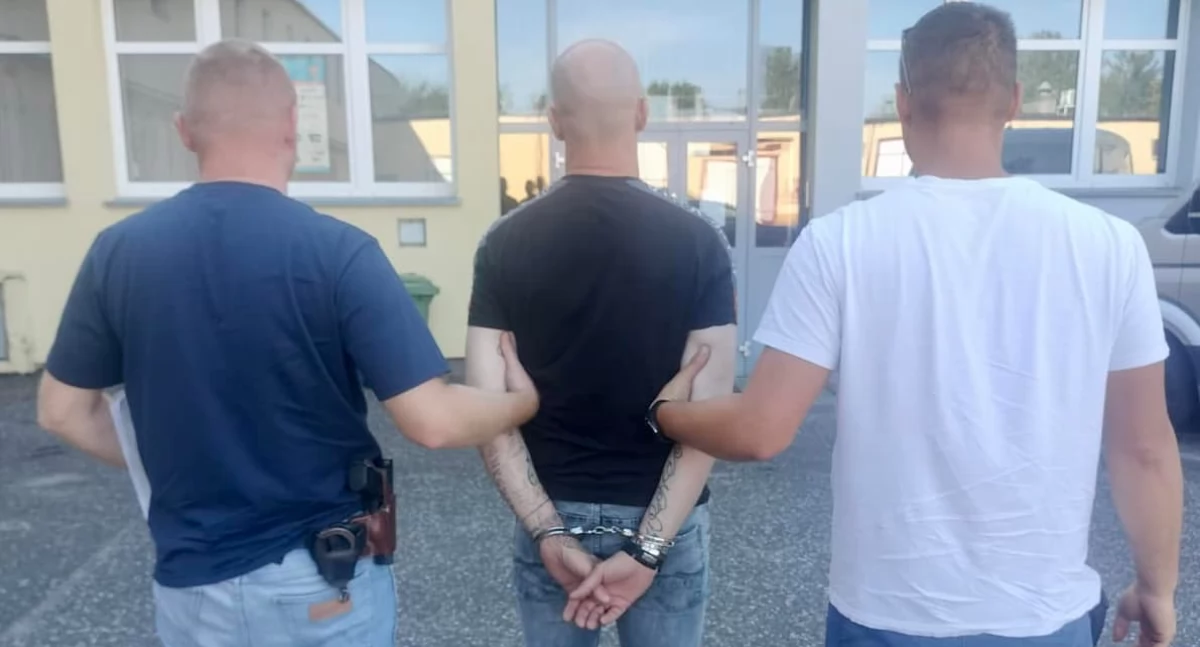 Kronika kryminalna, Policjanci zatrzymali osób poszukiwanych jedna osób ukrywała ponad - zdjęcie, fotografia