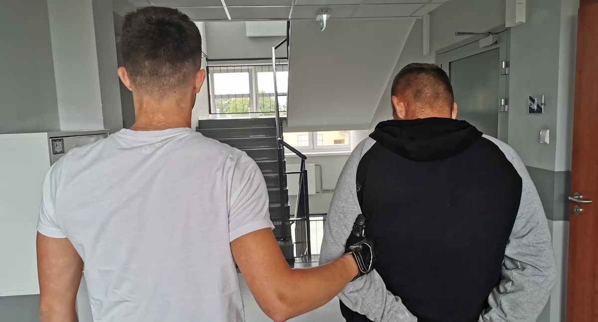 Kronika kryminalna, Konińscy policjanci zatrzymali latka podejrzanego kradzież roweru - zdjęcie, fotografia