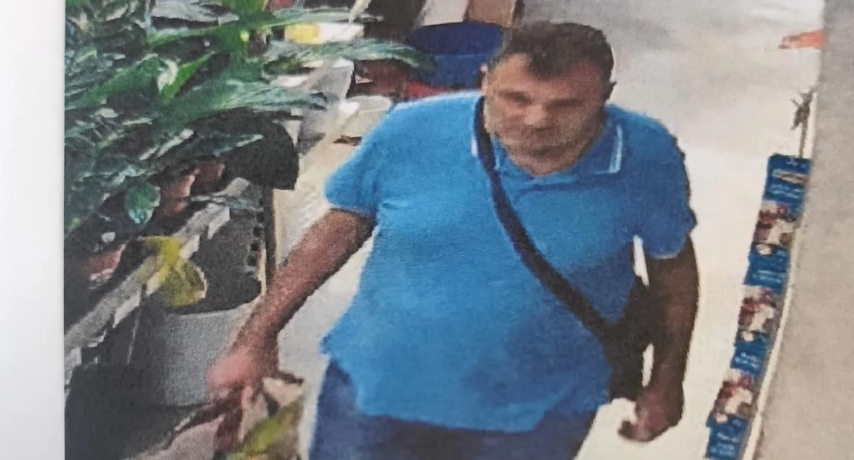Osoby poszukiwane-zaginione, Policjanci poszukuje mężczyznę - zdjęcie, fotografia