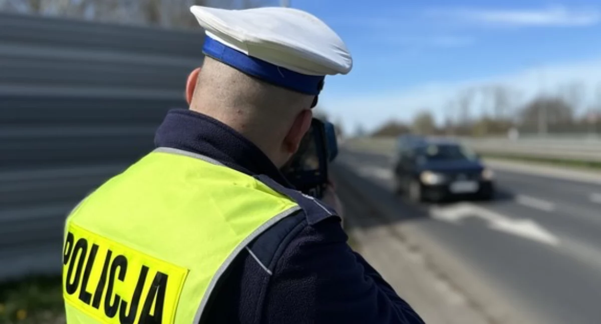 Kronika kryminalna, latek kierował samochodem posiadał dożywotni zakaz prowadzenia pojazdów - zdjęcie, fotografia