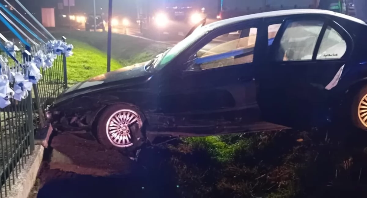 Wypadki drogowe, Zderzenie dwóch samochodów osobowych DW270 miejscowości Czołowo - zdjęcie, fotografia