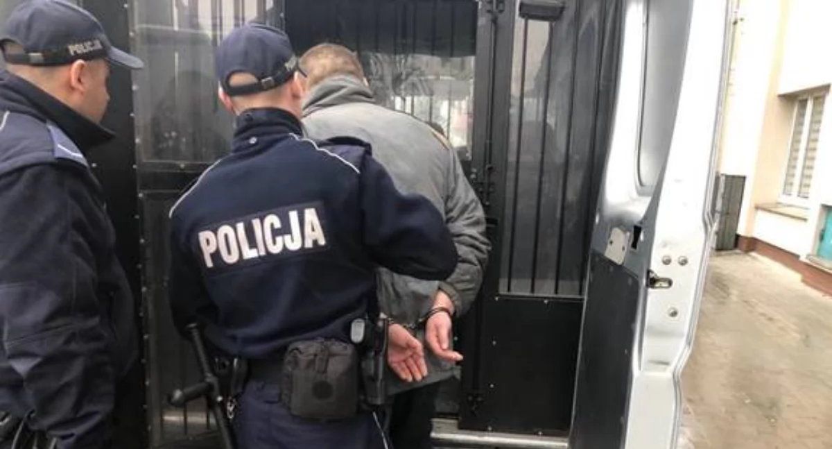 Kronika kryminalna, Wezwał policję sąsiada trafił kratki - zdjęcie, fotografia