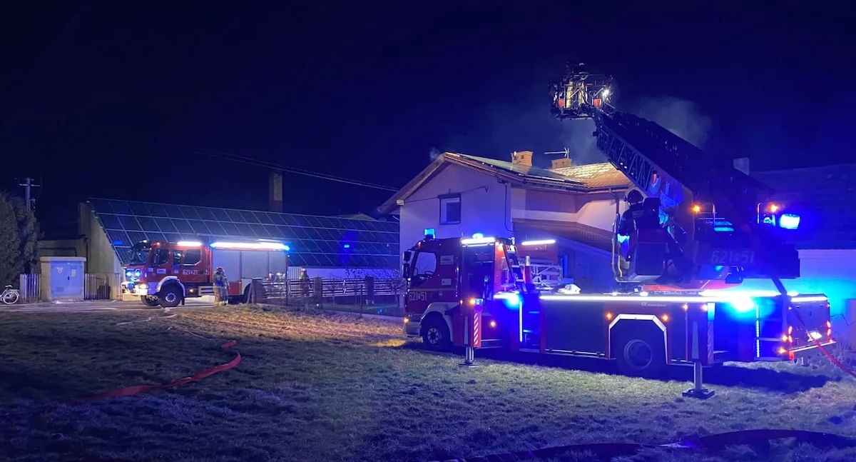 Pożary straż pożarna, Pożar budynku mieszkalnego miejscowości Turkowice - zdjęcie, fotografia