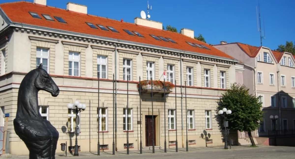 Atrakcje-Ciekawostki-Rekreacja, Urząd Miejski nieczynny - zdjęcie, fotografia