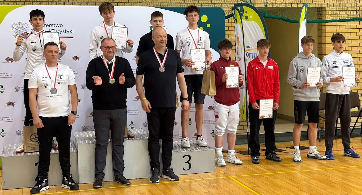 Szermierka, Brązowy medal szermierzy Konin Ogólnopolskiej Olimpiadzie Młodzieży - zdjęcie, fotografia