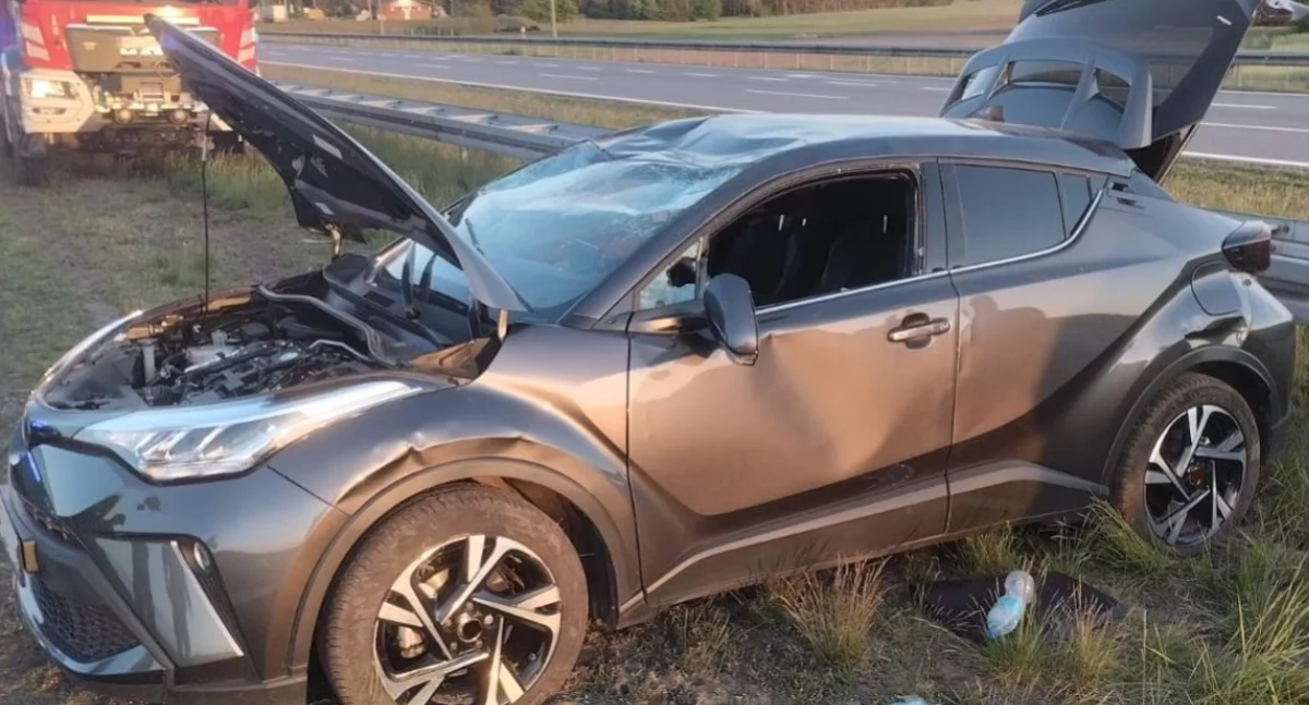 Wypadki drogowe, Wypadek Cichmianii osoby ranne Toyota poważnie uszkodzona - zdjęcie, fotografia
