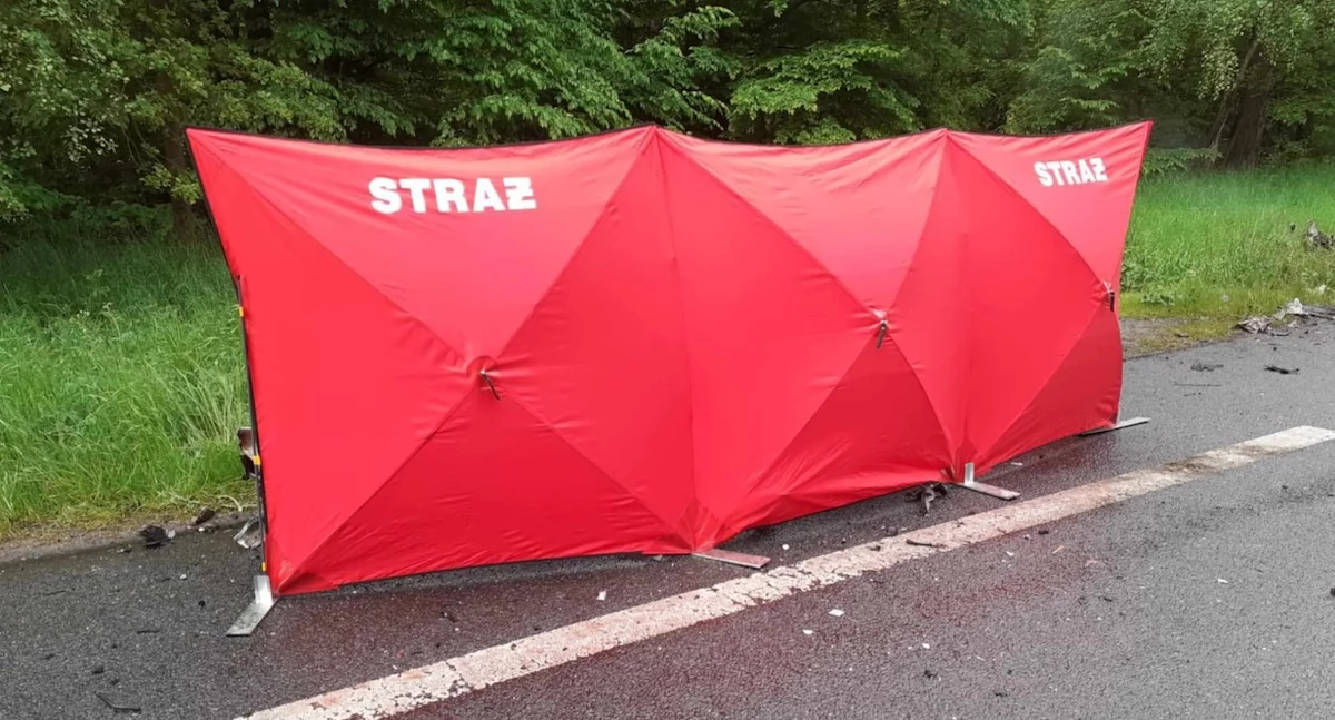 Wypadki drogowe, Tragiczny wypadek Dąbrowicach Starych Jedna osoba żyje zderzeniu cysterną - zdjęcie, fotografia