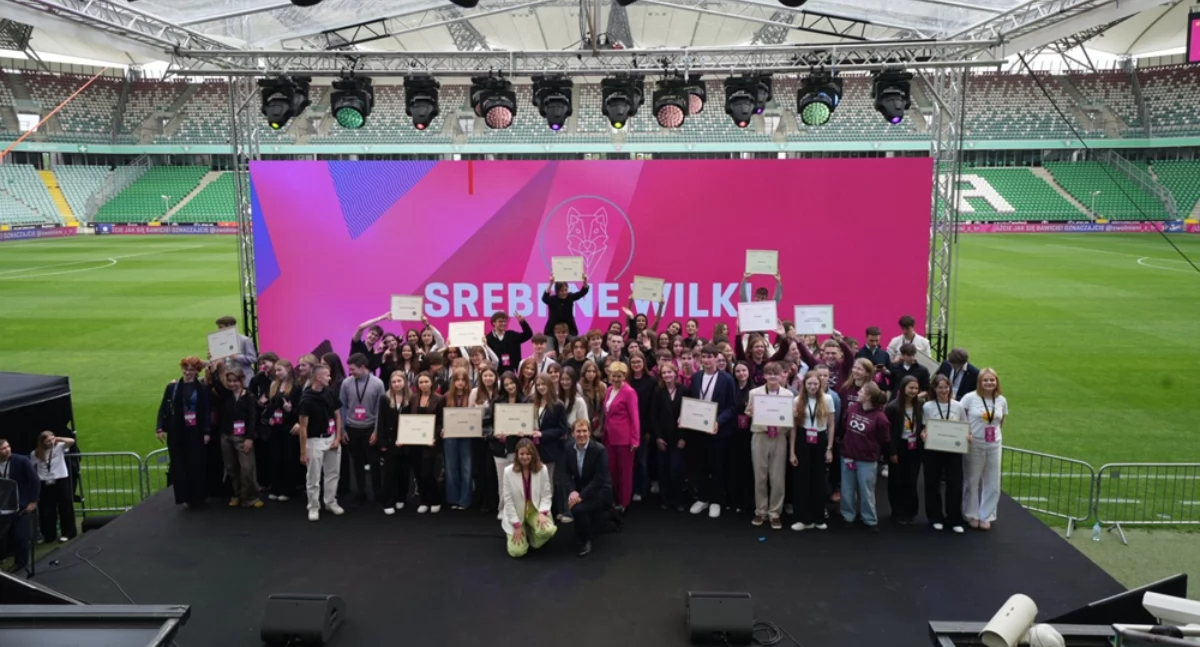 Atrakcje-Ciekawostki-Rekreacja, Uczniowie Konina Złotymi Wilkami najlepsze projekty społeczne kraju - zdjęcie, fotografia