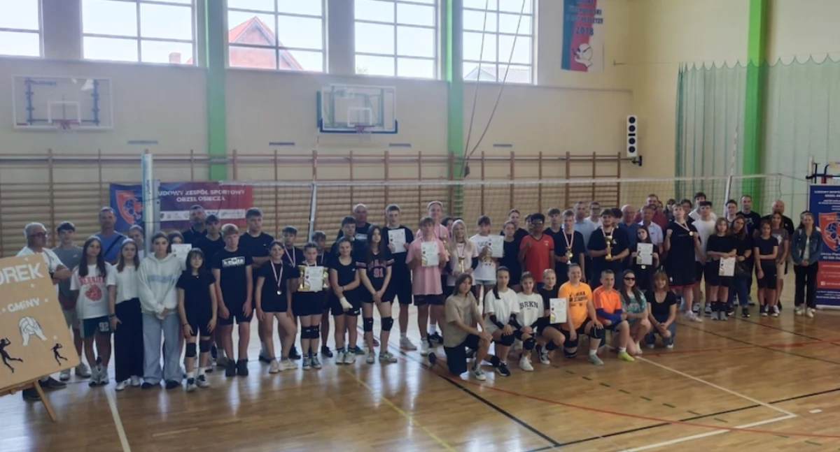 Siatkówka, Zagrali razem sportu zwierząt turniej siatkówki Rzgowie nami! - zdjęcie, fotografia