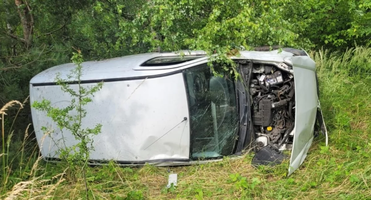 Wypadki drogowe, Wypadek drogowy Kościelcu Jedna osoba trafiła szpitala - zdjęcie, fotografia
