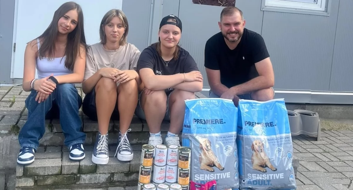 Atrakcje-Ciekawostki-Rekreacja, Przekazali karmę schroniska Koninie - zdjęcie, fotografia