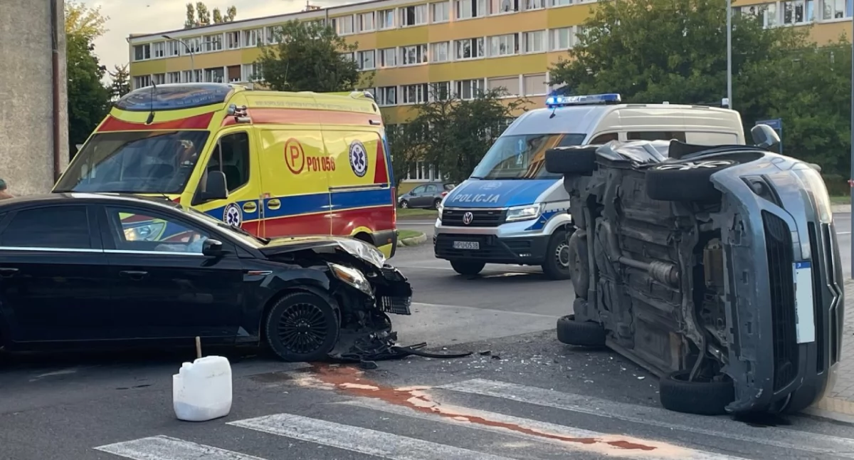 Wypadki drogowe, Wypadek Listopada Koninie Ranna latka trafiła szpitala - zdjęcie, fotografia