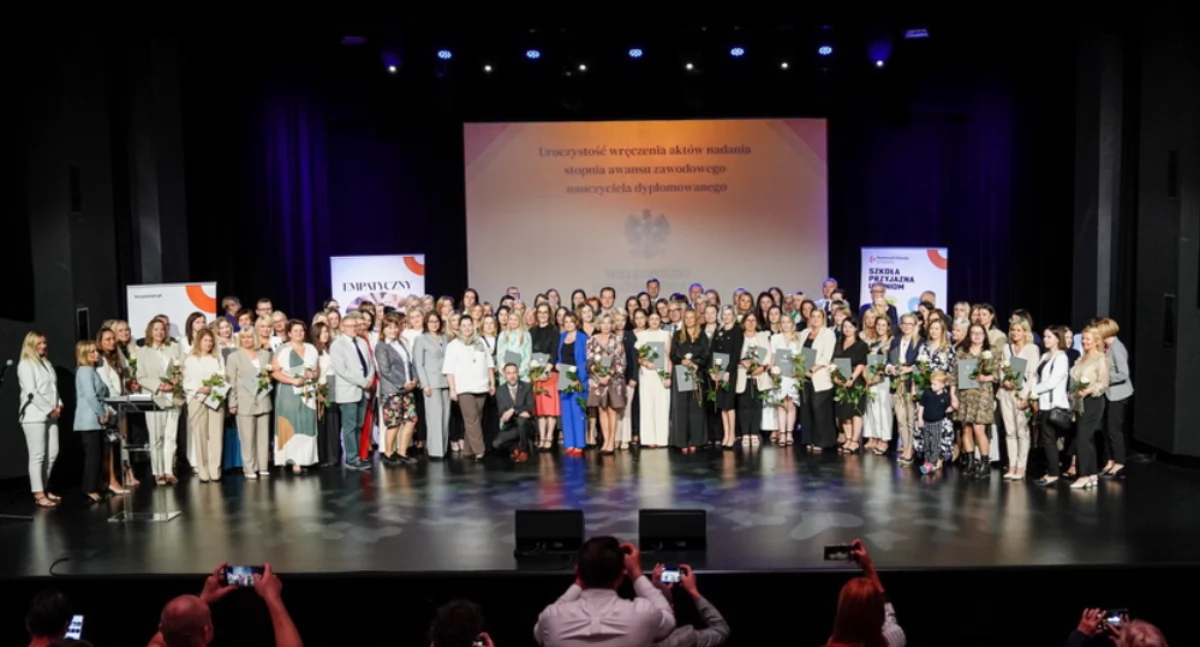 Atrakcje-Ciekawostki-Rekreacja, Nauczyciele regionu konińskiego najwyższymi awansami zawodowymi - zdjęcie, fotografia