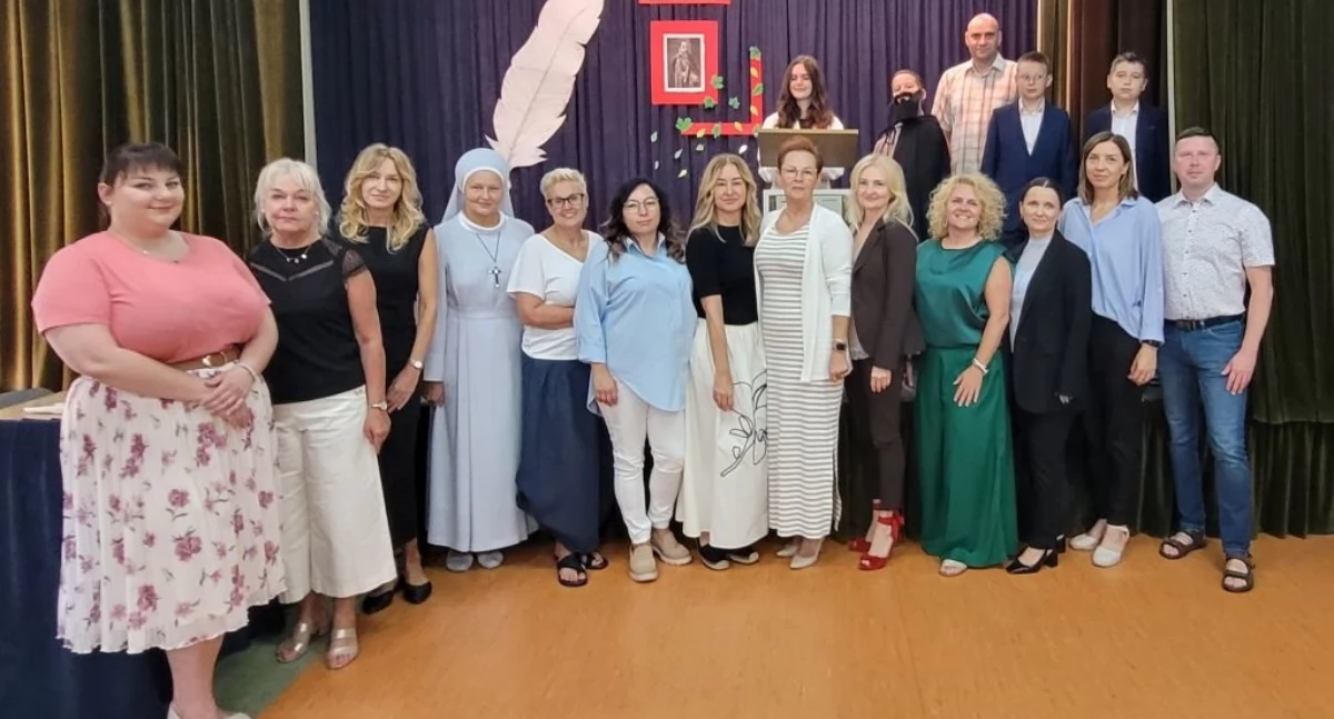 Literatura, Narodowe Czytanie Golinie poezja Kochanowskiego połączyła pokolenia - zdjęcie, fotografia