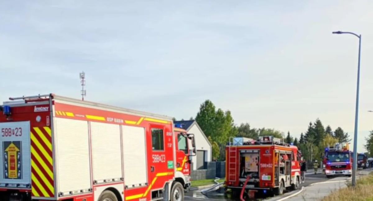 Pożary straż pożarna, Pożar jednorodzinnego Słupcy Mieszkańcy zdołali opuścić budynek - zdjęcie, fotografia