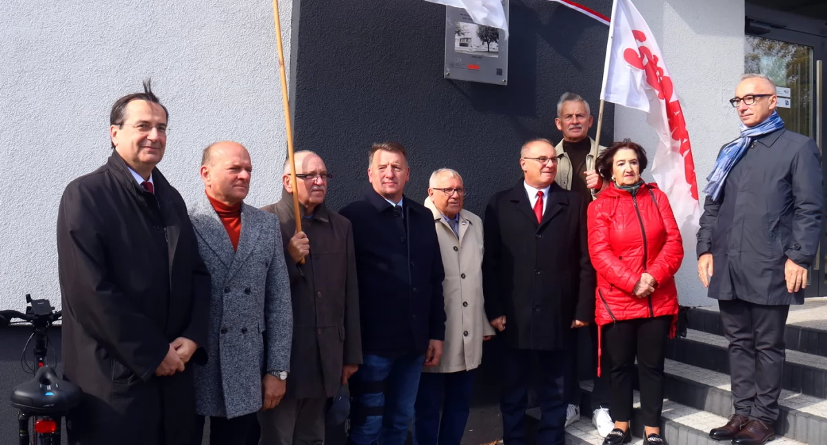 Święta i obchody, Tablica Solidarności Koninie wszystko zaczęło - zdjęcie, fotografia