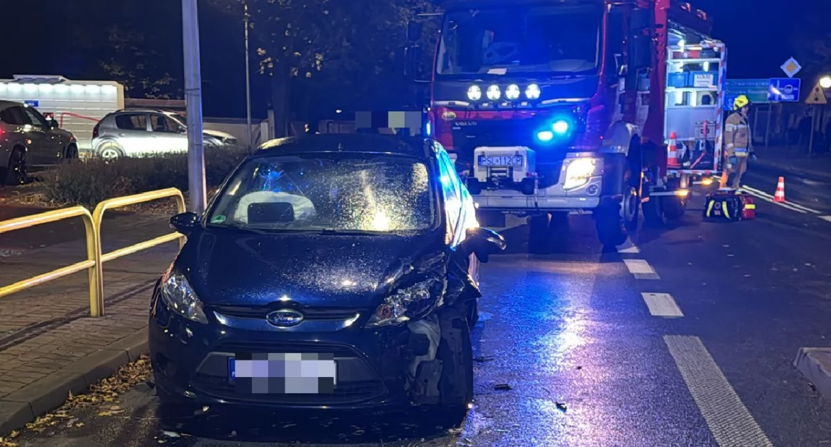Wypadki drogowe, Wypadek motocykla samochodem osobowym Strzałkowie - zdjęcie, fotografia