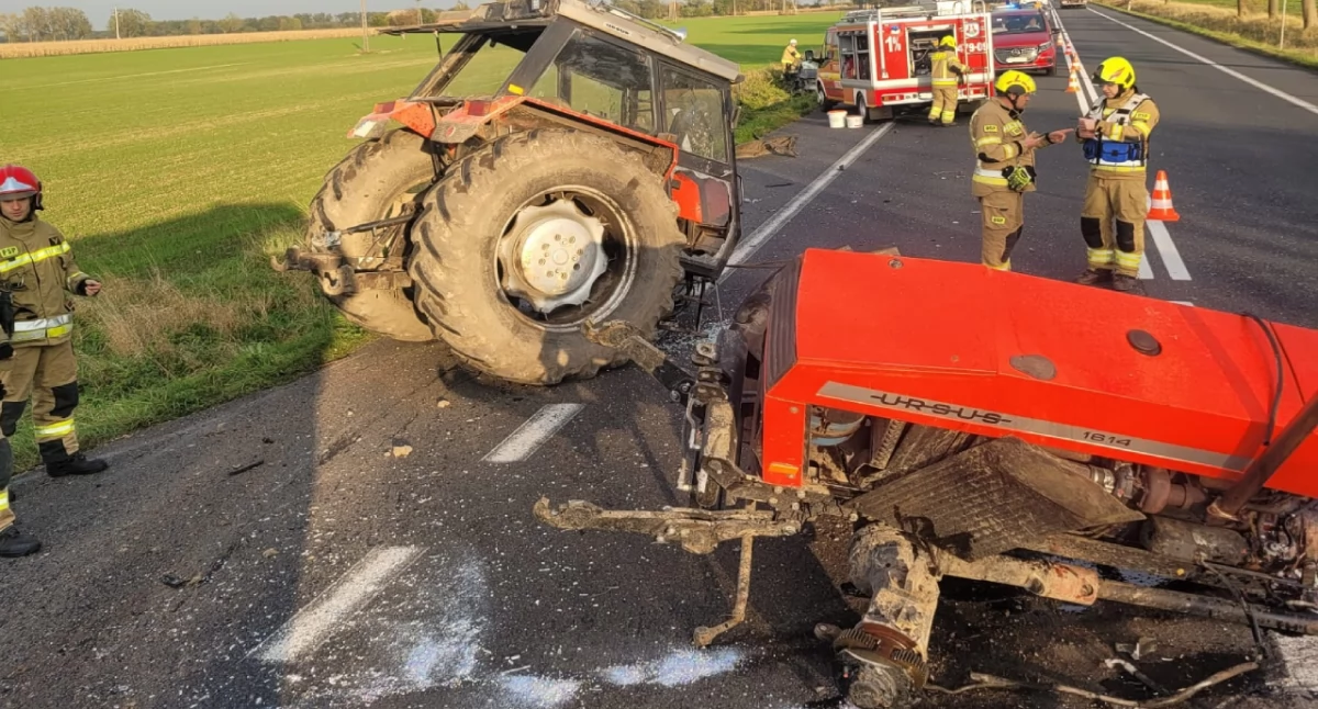 Wypadki drogowe, Zderzenie ciągnikiem Aleksandrowie Jedna osoba trafiła szpitala - zdjęcie, fotografia
