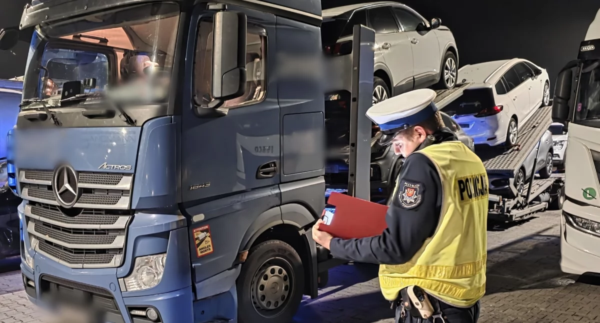 Kronika kryminalna, Pijany kierowca ciężarówki zatrzymany autostradzie Miał ponad promile alkoholu! - zdjęcie, fotografia