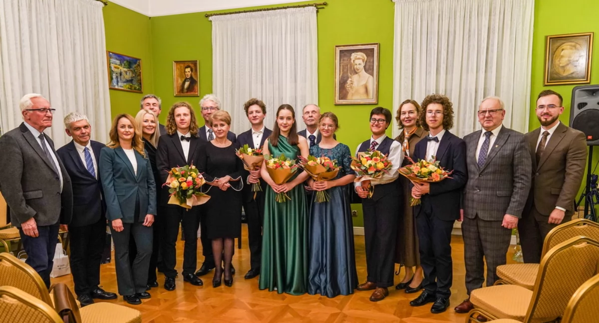 Koncerty, letnia Zuzanna Sejbuk wygrywa prestiżowy Festiwal Chopinowski Koninie Żychlinie - zdjęcie, fotografia
