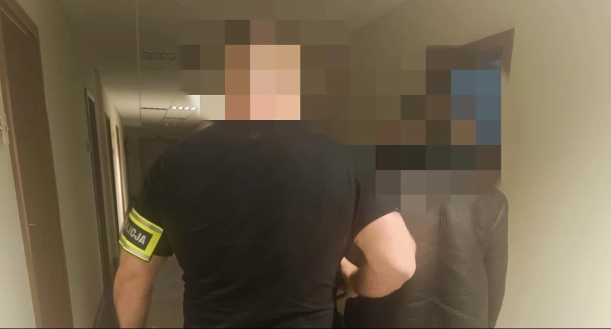 Komunikat Policji, Zatrzymani kradzieży datków kaplicy Przemysłowej usłyszeli zarzuty - zdjęcie, fotografia