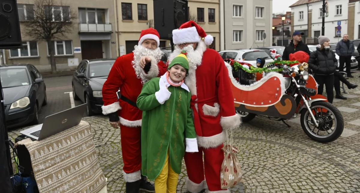 Atrakcje-Ciekawostki-Rekreacja, MotoMikołajki Koninie Grinch ustąpił świątecznej radości Placu Zamkowym - zdjęcie, fotografia