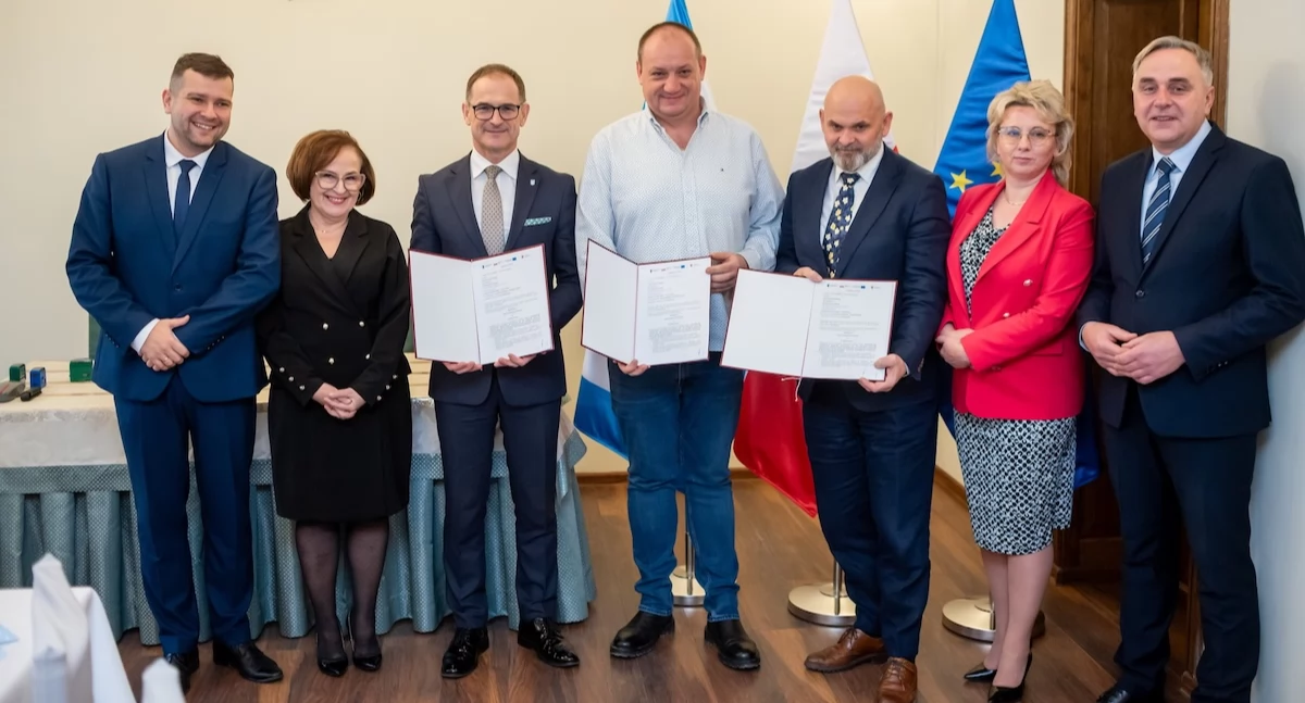 Edukacja, Kolejny zagospodarowania terenów pokopalnianych Kozarzewku umowa podpisana blisko - zdjęcie, fotografia