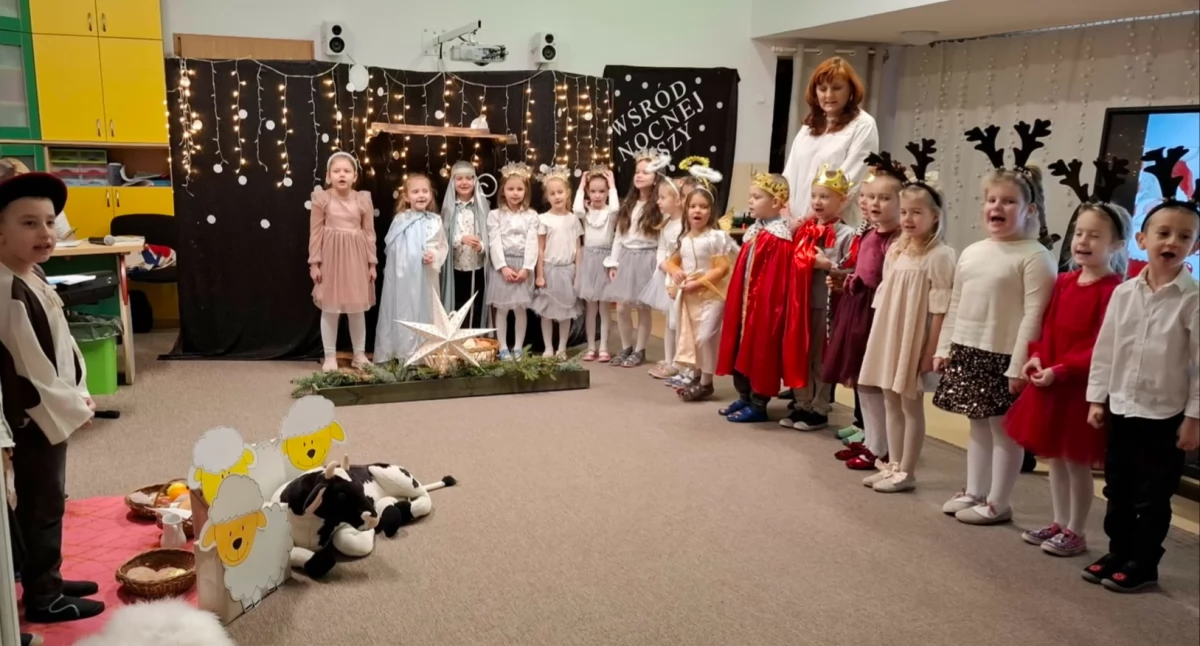Atrakcje-Ciekawostki-Rekreacja, Magiczne święta Przedszkolu Koninie wigilia wspólne kolędowanie - zdjęcie, fotografia