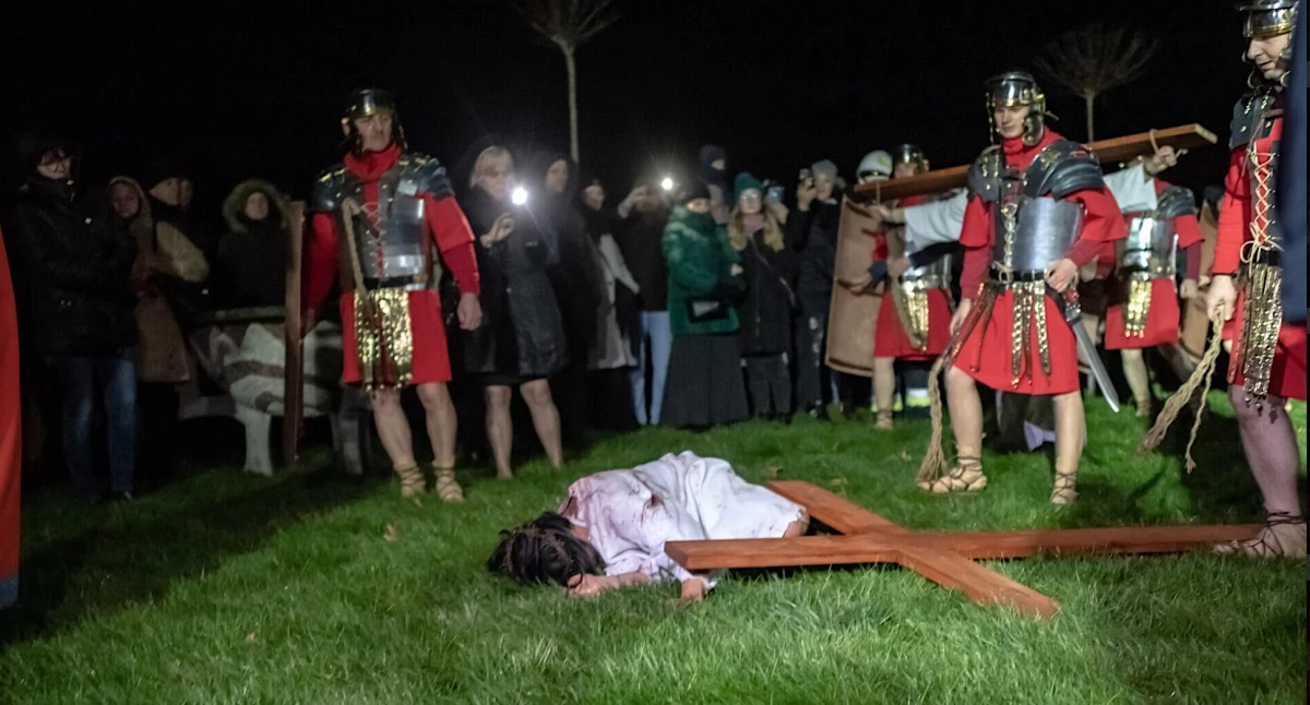 Kościół i religiua, Misterium Męki Pańskiej Licheniu sanktuarium zaprasza chętnych udziału - zdjęcie, fotografia