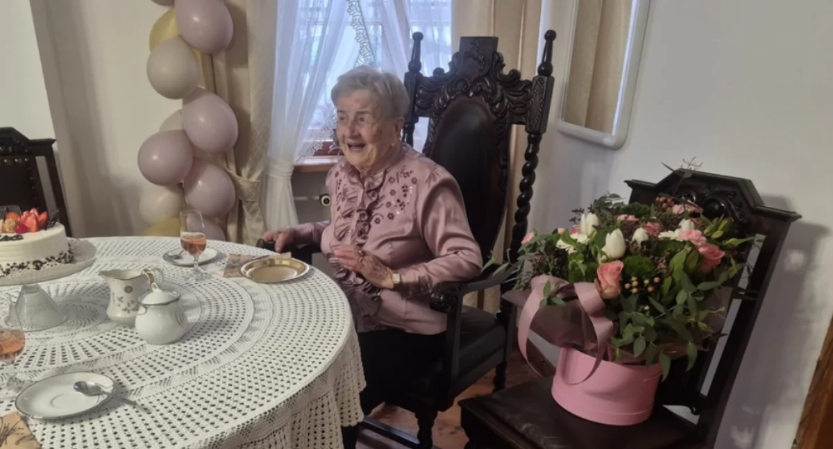 Atrakcje-Ciekawostki-Rekreacja, urodziny mieszkanki Konina Zofia Szejnrok świętowała jubileusz Urzędzie Stanu Cywilnego - zdjęcie, fotografia
