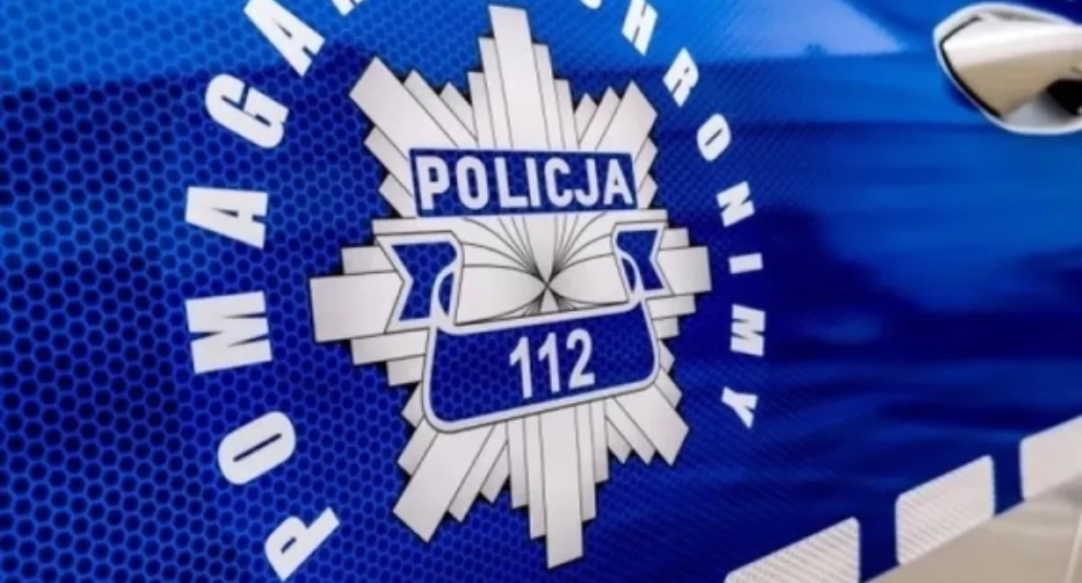 Komunikat Policji, Odnalezienie latki powiecie kolskim Policjanci uratowali wyziębioną kobietę uwięzioną między ogrodzeniami - zdjęcie, fotografia