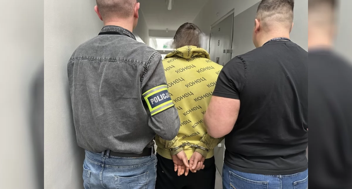 Kronika kryminalna, Odzyskane skradzione samochody Koninie Policjanci Wydziału Kryminalnego zatrzymali trzech mężczyzn - zdjęcie, fotografia