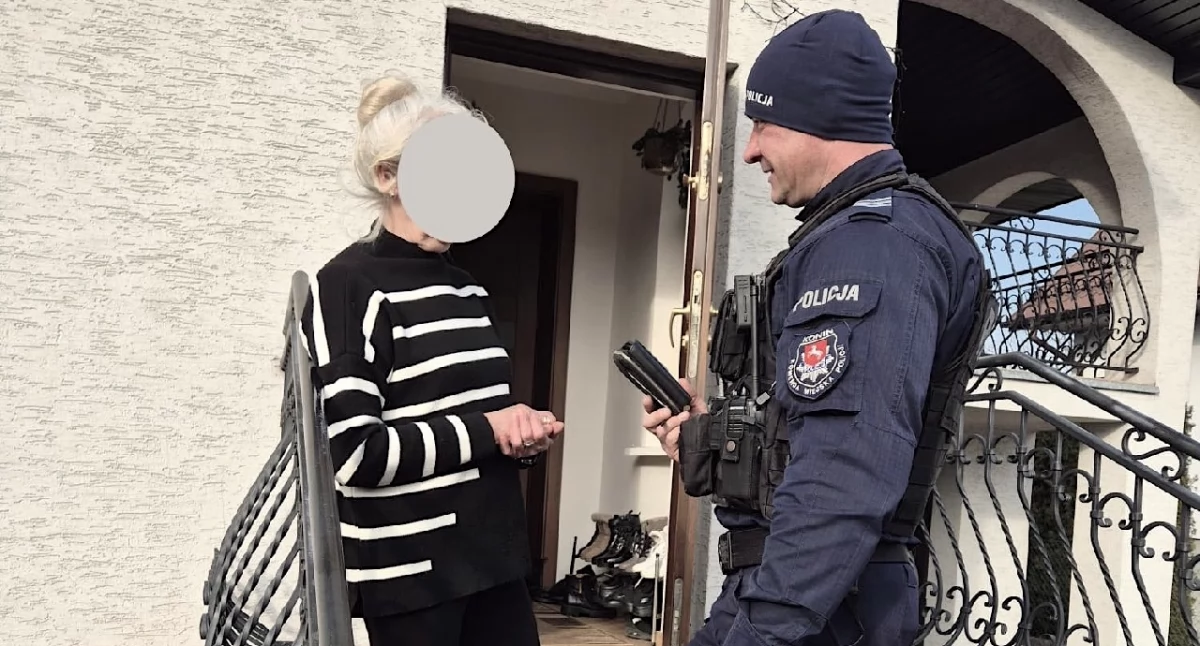 Komunikat Policji, Uczciwa mieszkanka Konina oddała znaleziony portfel pieniędzmi właścicielka odzyskała zgubę kilka godzin - zdjęcie, fotografia