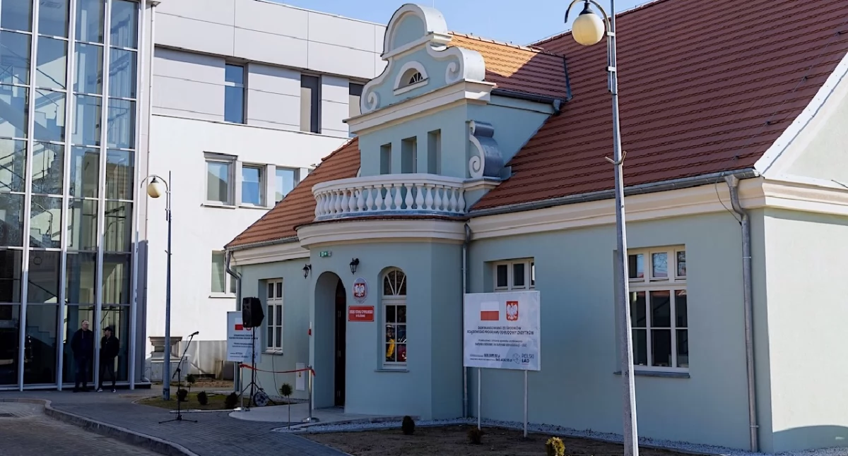 Inwestycje, Otwarcie nowej siedziby Biblioteki Publicznej Ślesinie inwestycja blisko - zdjęcie, fotografia
