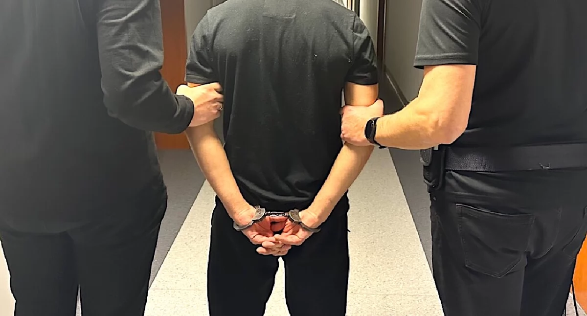 Kronika kryminalna, Ucieczka przed policją Kramsku latek powiatu konińskiego pędził szybko miał zakaz jechał wpływem środków odurzających - zdjęcie, fotografia