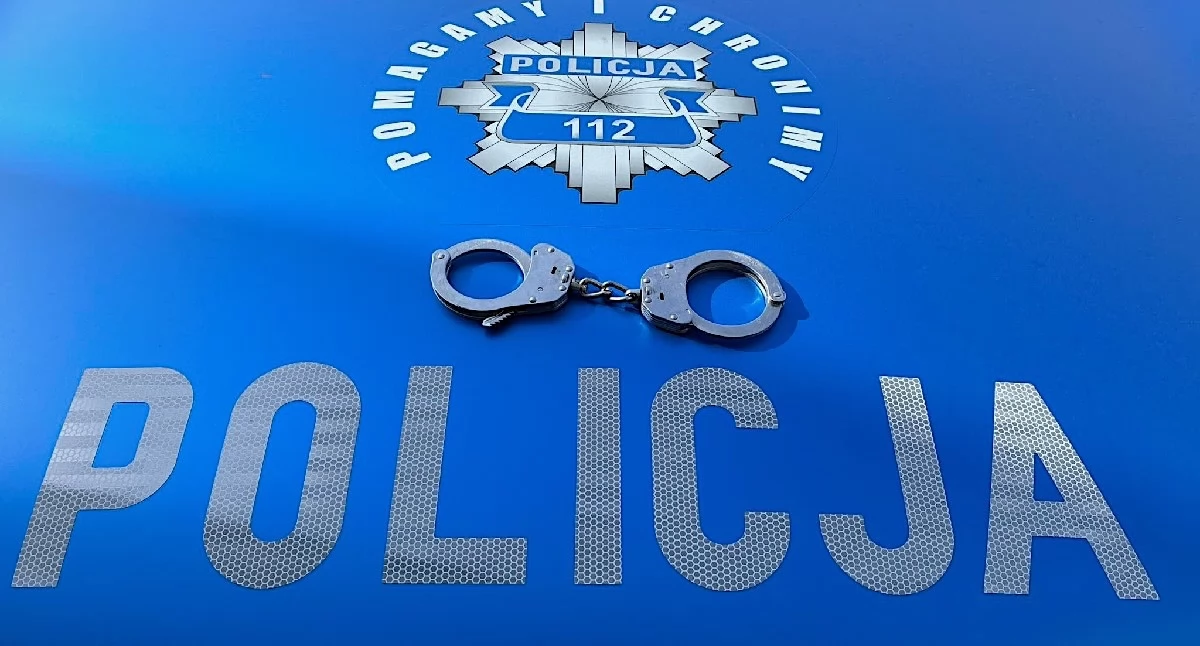 Kronika kryminalna, Pościg nietrzeźwym kierowcą gminie Dobra latek ponad promila uciekał radiowozowi pieszo grozi więzienia - zdjęcie, fotografia
