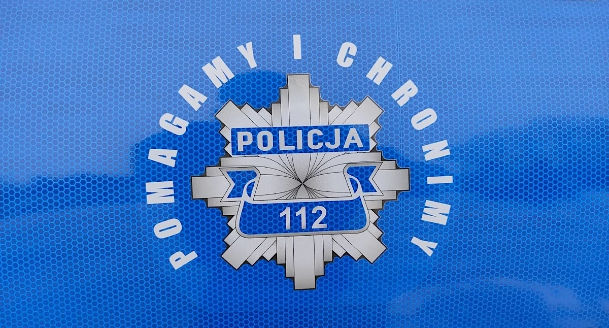 Komunikat Policji, Policjanci Słupcy pomogli zdezorientowanej seniorke piżamie nocna interwencja uratowała starszą kobietę - zdjęcie, fotografia