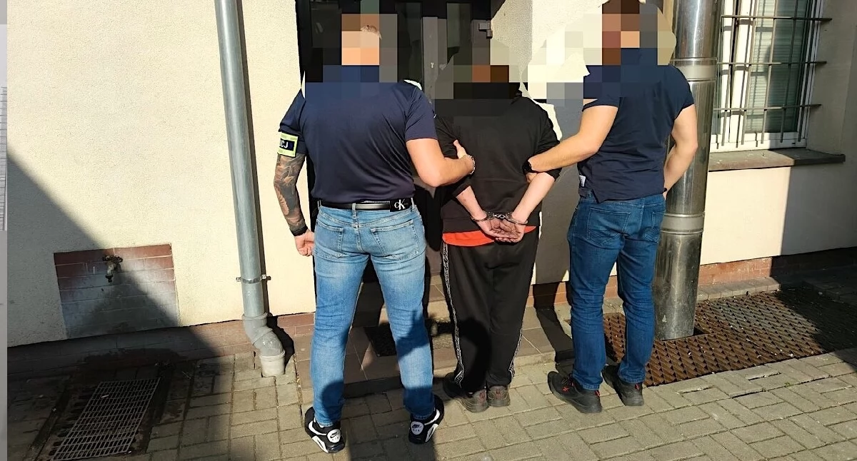 Kronika kryminalna, Usiłowanie podpalenia galerii handlowej latek aresztowany miesiące - zdjęcie, fotografia