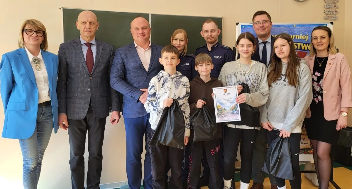 Atrakcje-Ciekawostki-Rekreacja, Młodzi mistrzowie bezpieczeństwa ruchu drogowym - zdjęcie, fotografia
