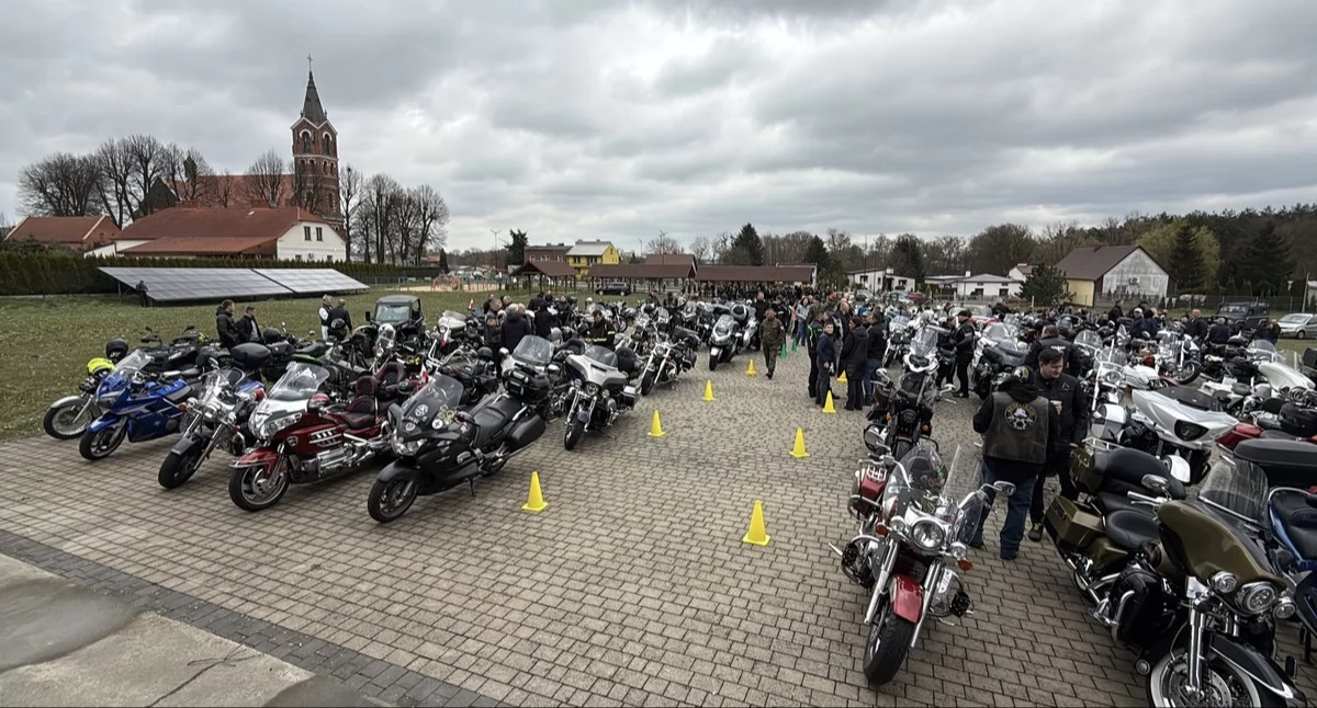 Atrakcje-Ciekawostki-Rekreacja, Święconka rytmie silników motocykliści regionu tradycyjnie spotkali Starym Mieście - zdjęcie, fotografia