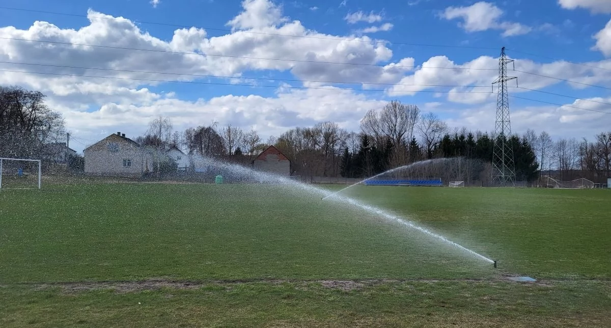 Atrakcje-Ciekawostki-Rekreacja, Stadion Ruminie nowym systemem nawadniania - zdjęcie, fotografia