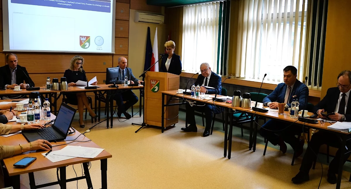 Inwestycje, Bieżnia ZSOiT Sompolnie powstanie dzięki wsparciu powiatu tysięcy złotych dofinansowania - zdjęcie, fotografia