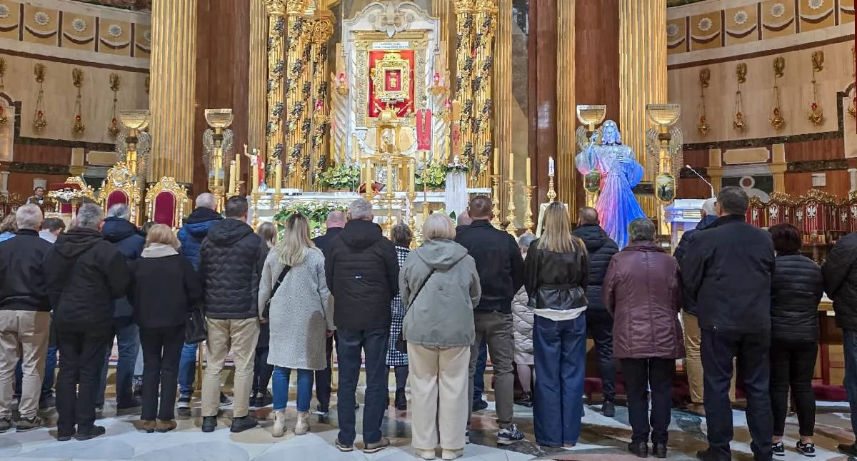 Kościół i religiua, Modlitwa pokój Licheniu Pielgrzymi Konina regionu duchowej jedności papieżem Leonem - zdjęcie, fotografia