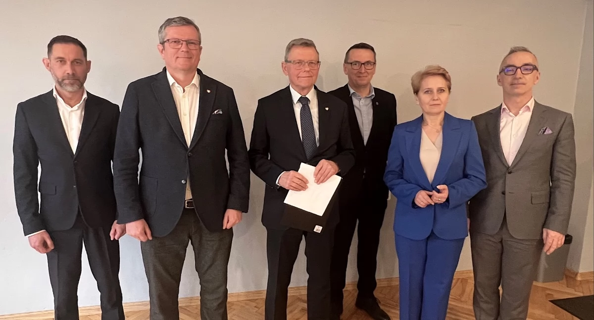 Atrakcje-Ciekawostki-Rekreacja, Konkurs „Moja Europa Polska” uczniów Konina Wielkopolski Wschodniej  rusza nabór rolek Europejskiej - zdjęcie, fotografia
