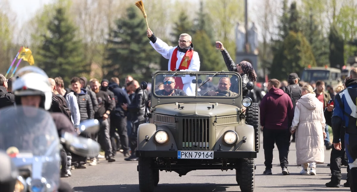 Atrakcje-Ciekawostki-Rekreacja, Otwarcie sezonu motocyklowego Licheń tysiące motocyklistów Licheńskiej - zdjęcie, fotografia