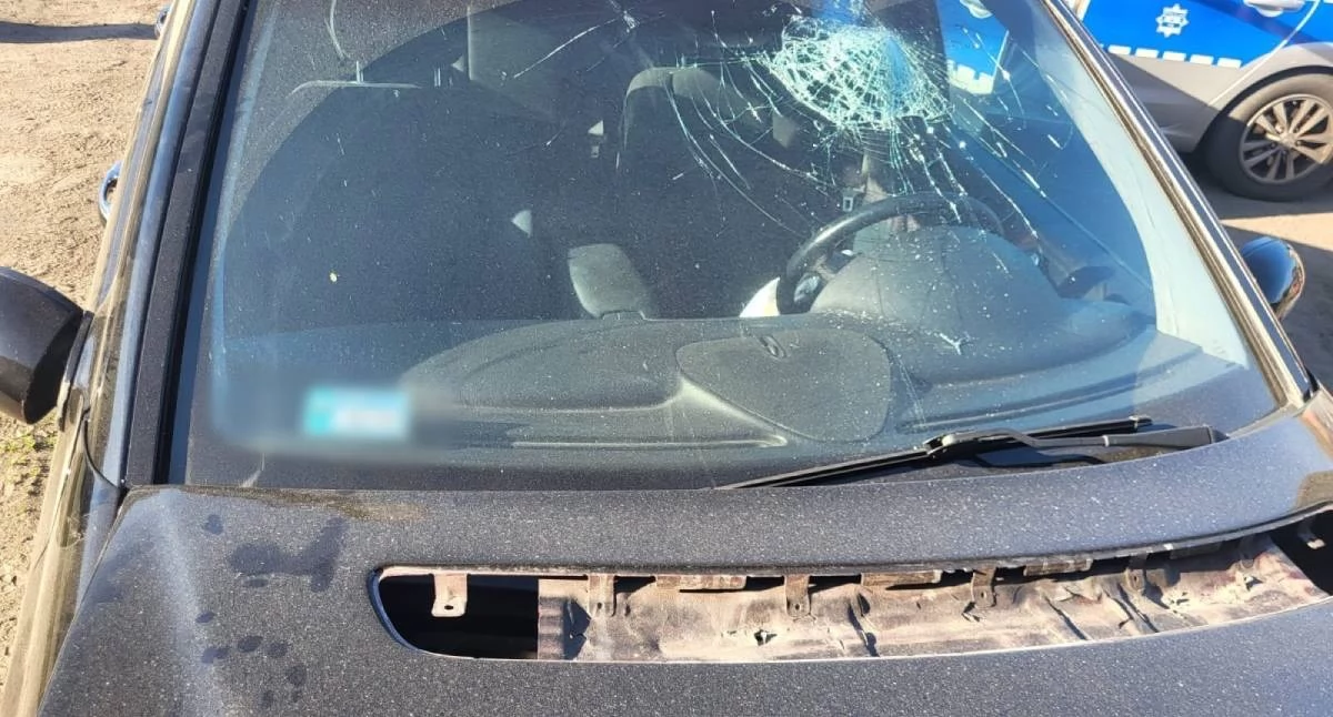 Komunikat Policji, Kupił Mercedesa godzinie rozbił Kierowca pijany prawa jazdy - zdjęcie, fotografia