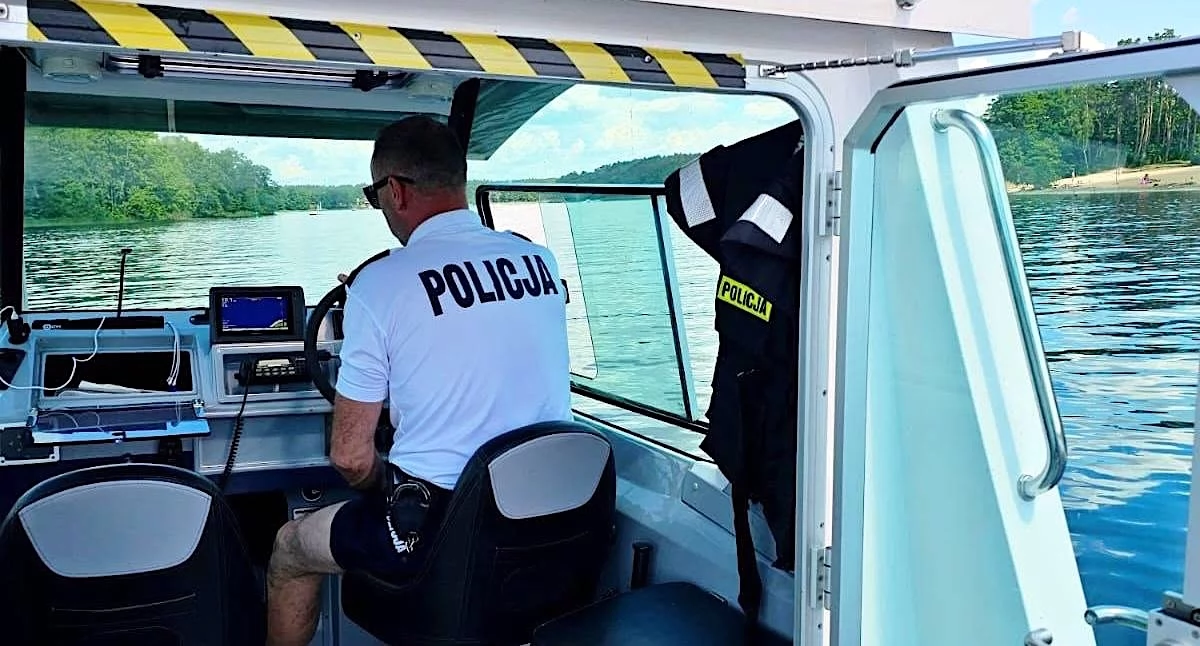 Kronika kryminalna, Nietrzeźwy sternik zatrzymany Jeziorze Ślesińskim Miał ponad promil alkoholu - zdjęcie, fotografia