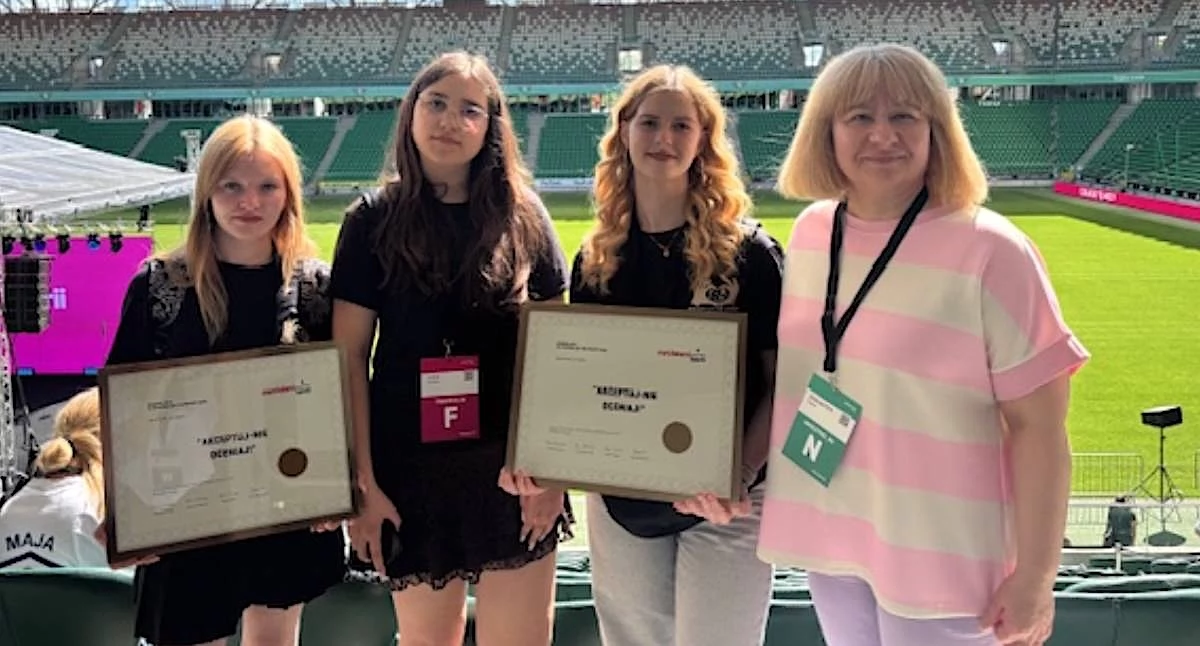Atrakcje-Ciekawostki-Rekreacja, Sukces uczennic Żychlina Zdobyły prestiżowe wyróżnienie ogólnopolskiej olimpiadzie - zdjęcie, fotografia